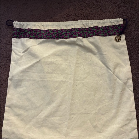 Tory Burch Handbags - Tory Burch Drawstring Cotton Dust Bag w Gold tone Logo Charm NEW